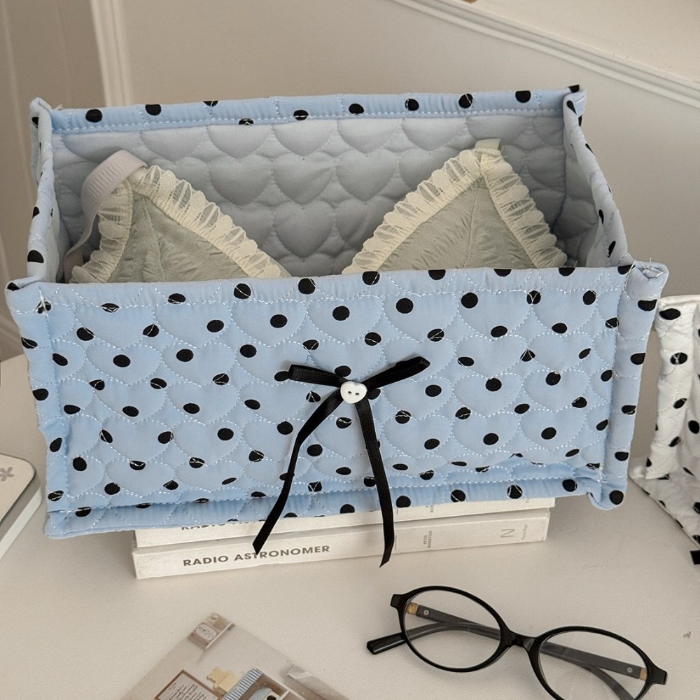 Large Polka Dot Quilted Rectan - Home Office England recension och pris