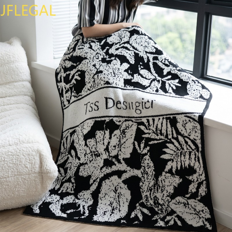Vintage Black Flower Letter Th - Home Office 365 recension och pris